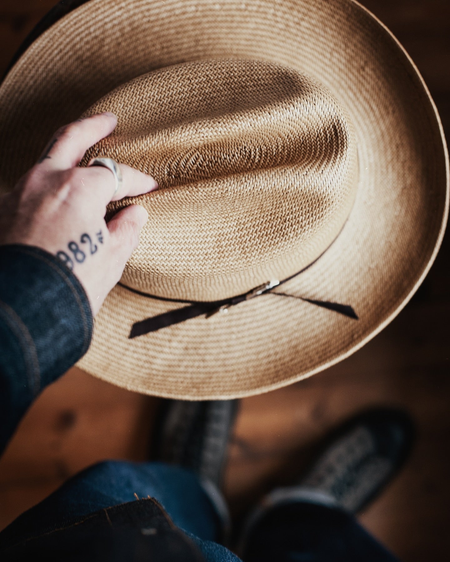 Fast-Fashion vs. Artisan Hats: Why What You Wear on Your Head Should Reflect Who You Truly Are？